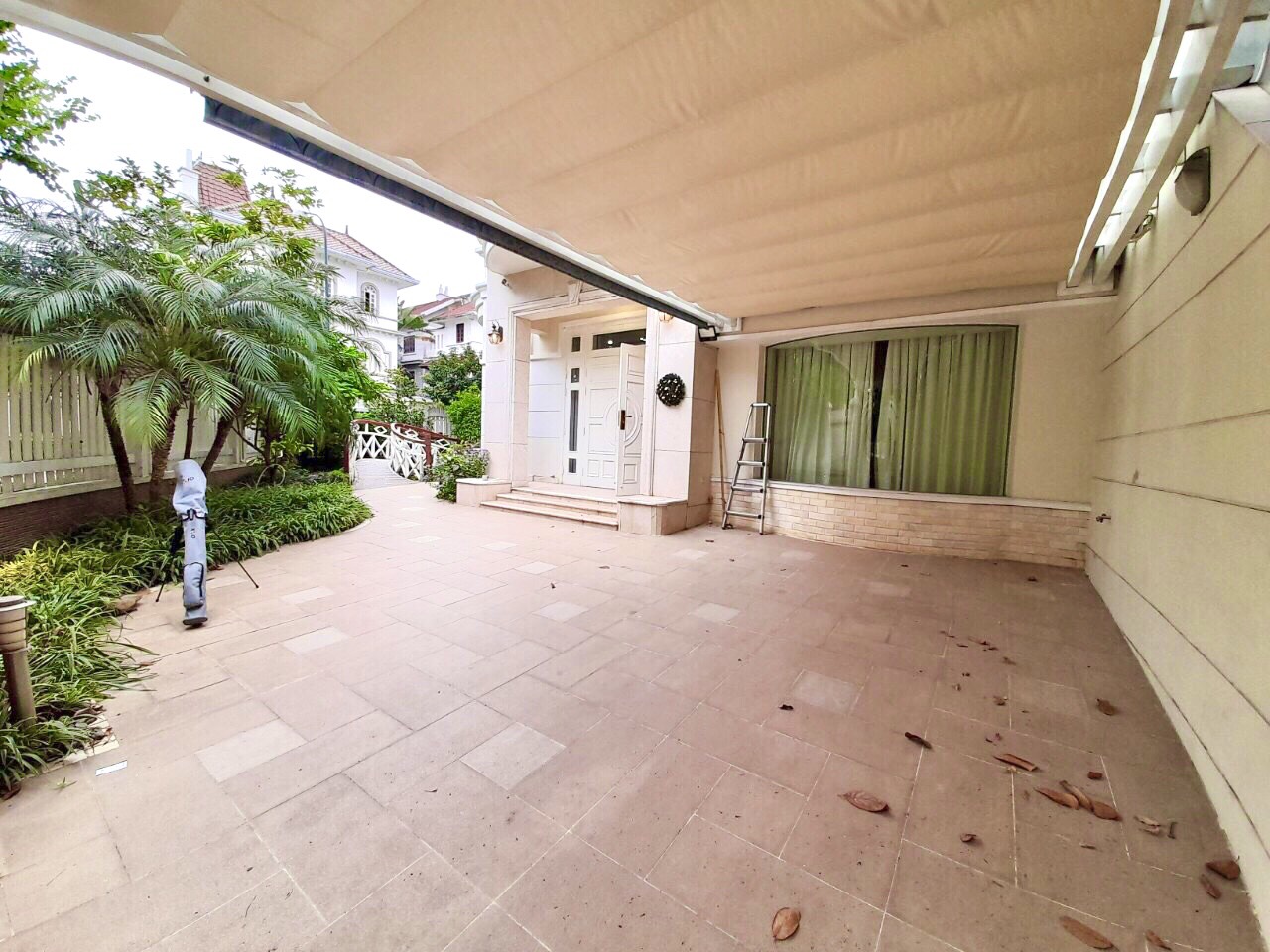 Bán gấp Biệt thự căn góc khu C1 Ciputra, Tây Hồ 306m2, 6 phòng ngủ, đủ đồ 11