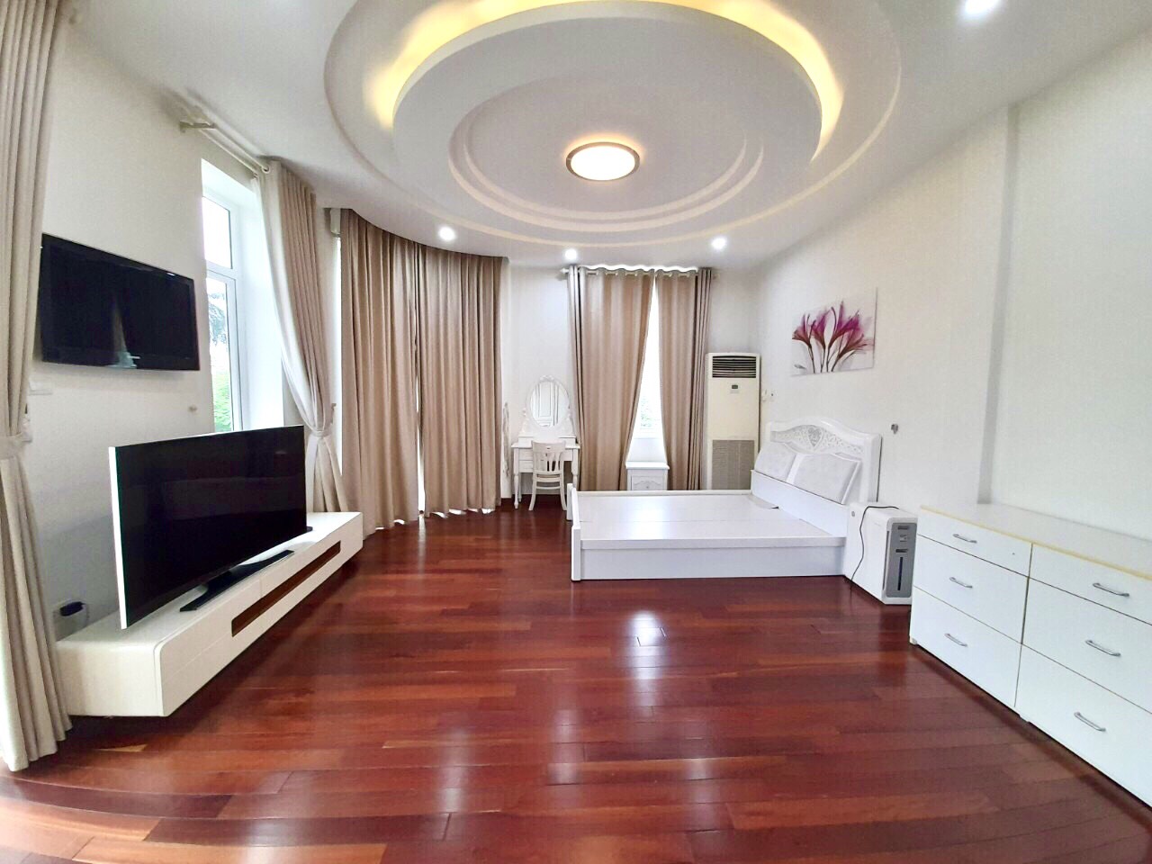 Bán gấp Biệt thự căn góc khu C1 Ciputra, Tây Hồ 306m2, 6 phòng ngủ, đủ đồ 6
