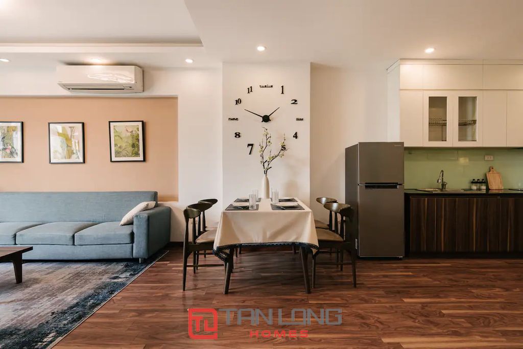 Cho thuê căn hộ 2 ngủ view Hồ giá tốt tại Tô Ngọc Vân 5