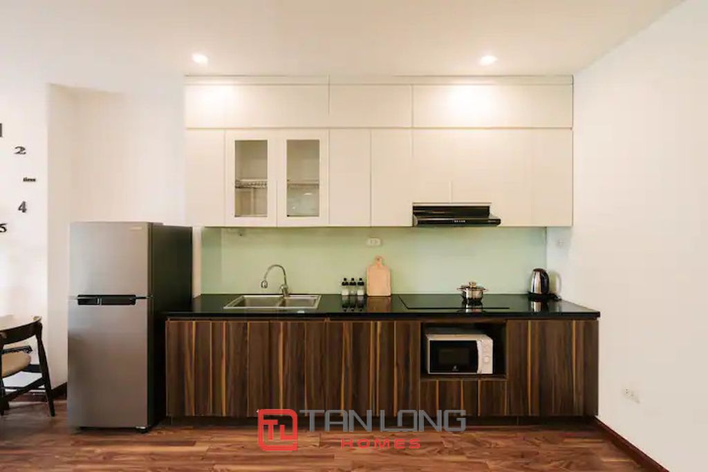 Cho thuê căn hộ 2 ngủ view Hồ giá tốt tại Tô Ngọc Vân 6